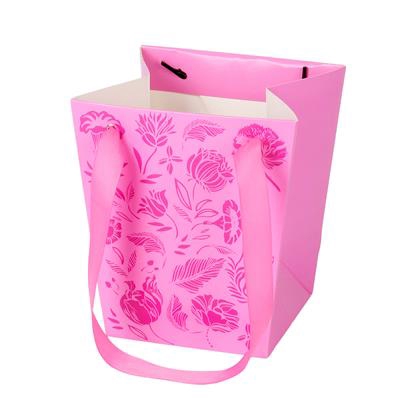 <h4>Bag Floral cardboard 16x12xH18cm pink</h4>
