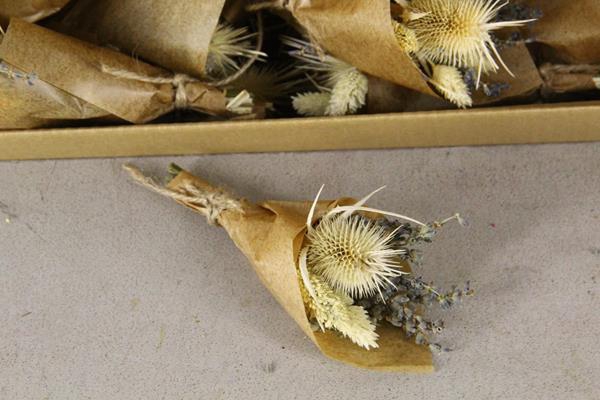 <h4>Df bouquet 15cm a dam bleached</h4>
