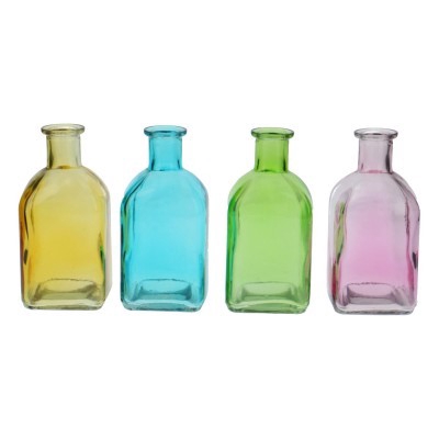 <h4>Glass colour Bottle sq d2/6.5*13cm</h4>